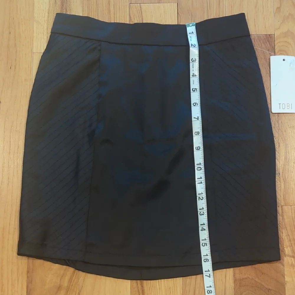 Tobi Elegant Black Pencil Skirt - Picture 3 of 6